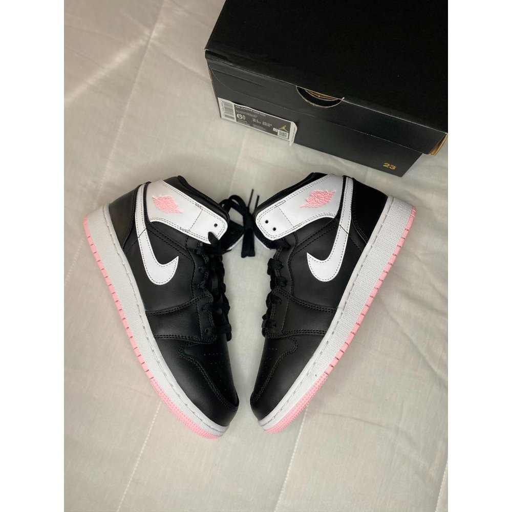 Air Jordan Retro 1 mid arctic punch